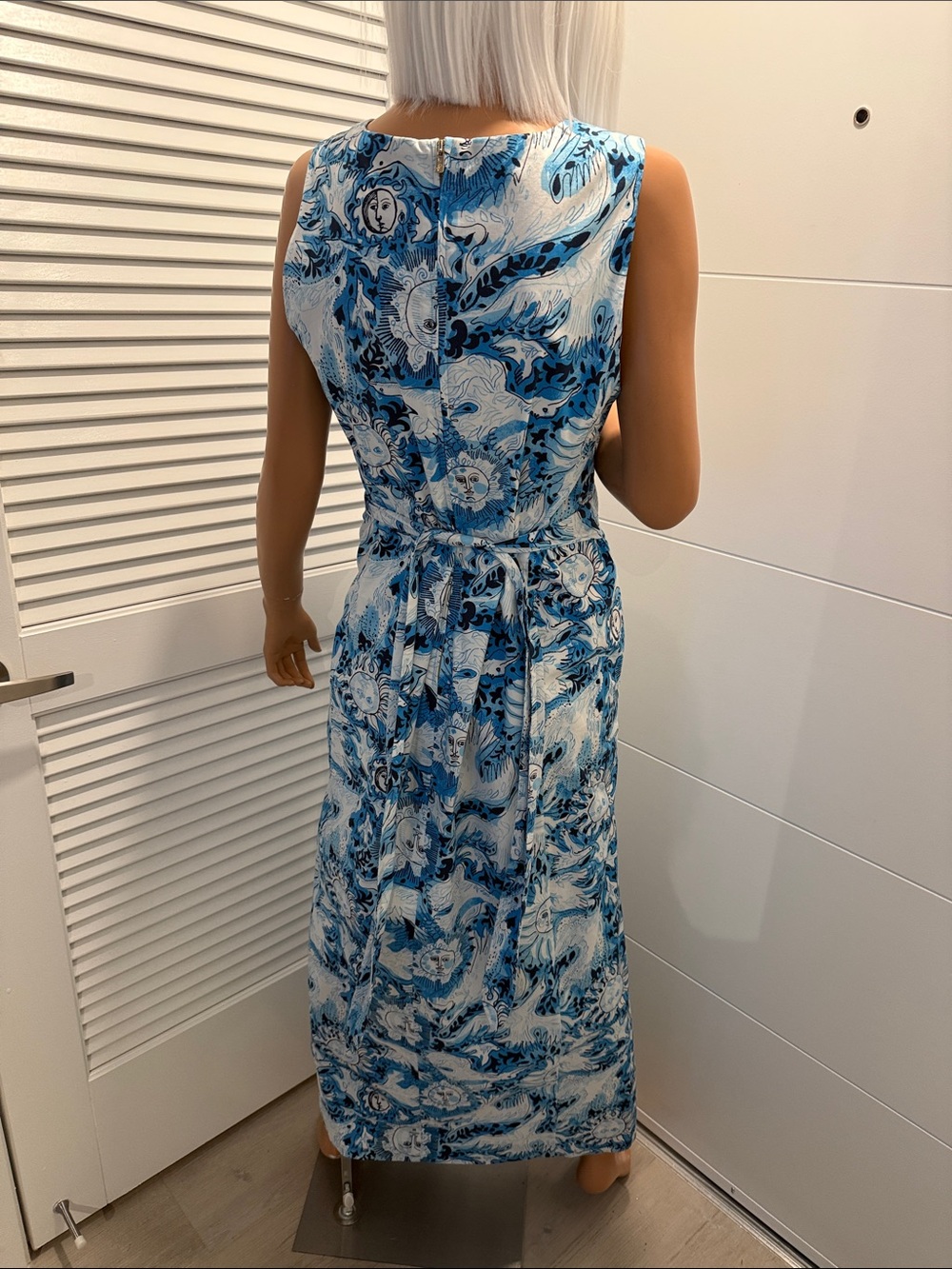 Lilly Pulitzer size 6 Sleeveless Blue & White Sunburst Print Maxi Dress - Picture 9 of 12